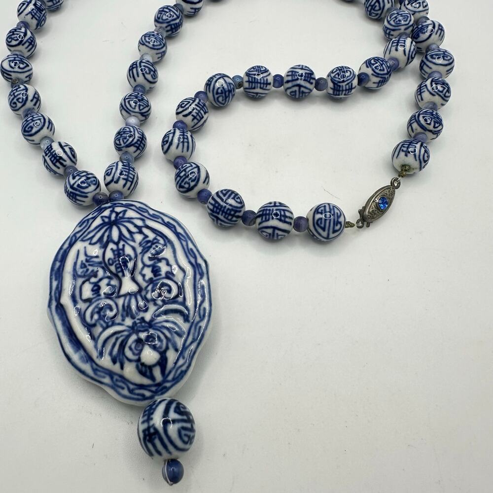 Chinese vintage white royal blue porcelain beads beaded 28" pendant necklace - Picture 2 of 7